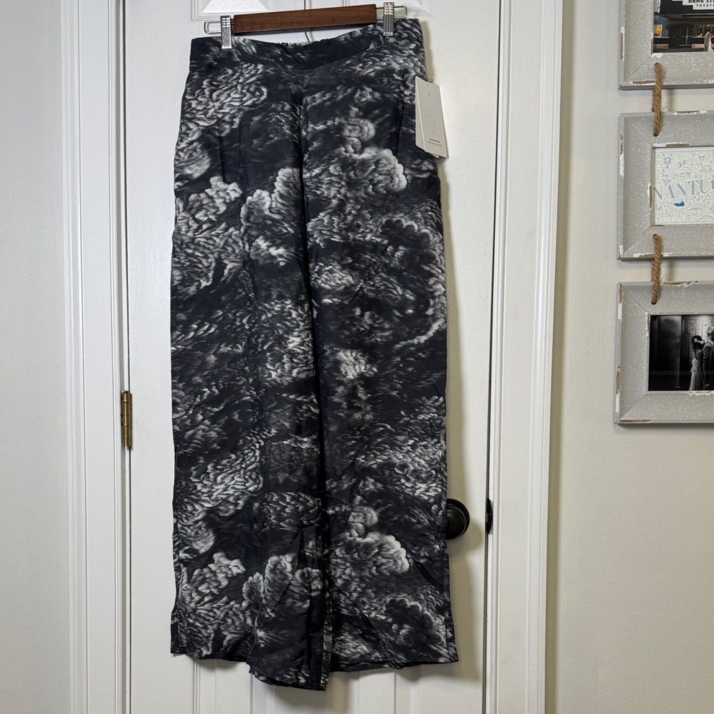 Athleta Calm Cool Wide Leg Pants Black Gray Print NWT Size Medium - Picture 2 of 10